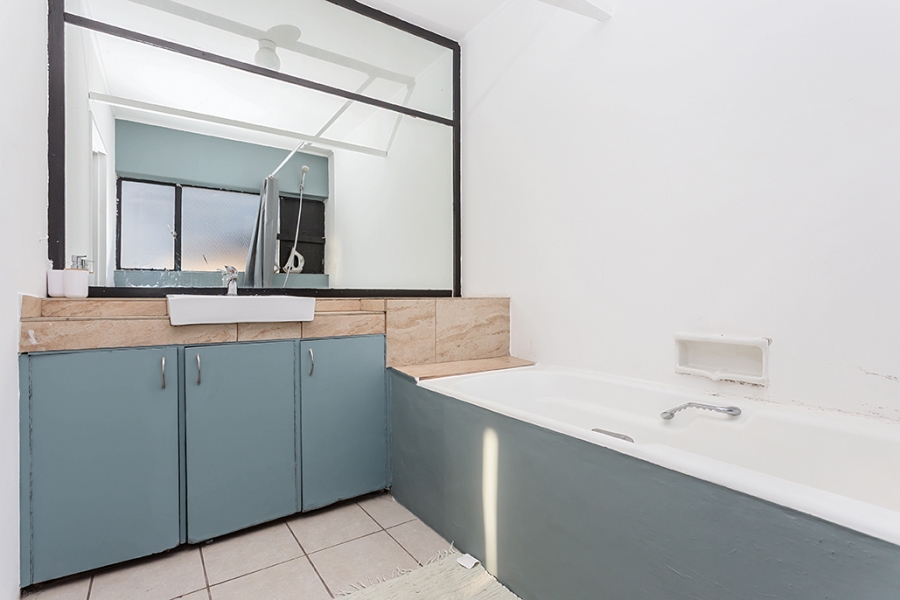 4 Bedroom Property for Sale in Beachfront Western Cape